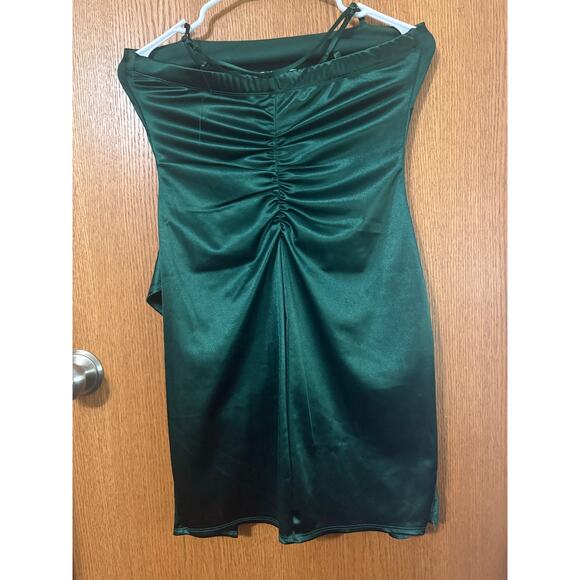 Emerald Sundae Body Con Dress Size Medium - Picture 3 of 4